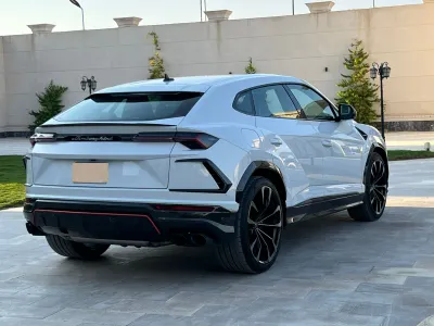 2021 لمبرجيني اوروس