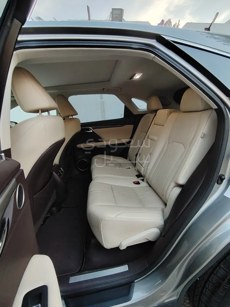 2018 لكزس أر إكس 350