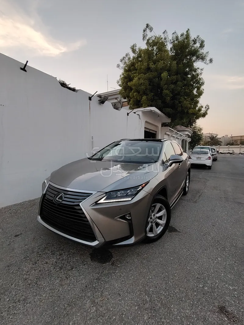 2018 لكزس أر إكس 350