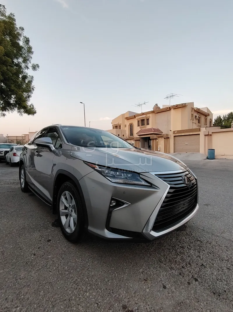 2018 لكزس أر إكس 350