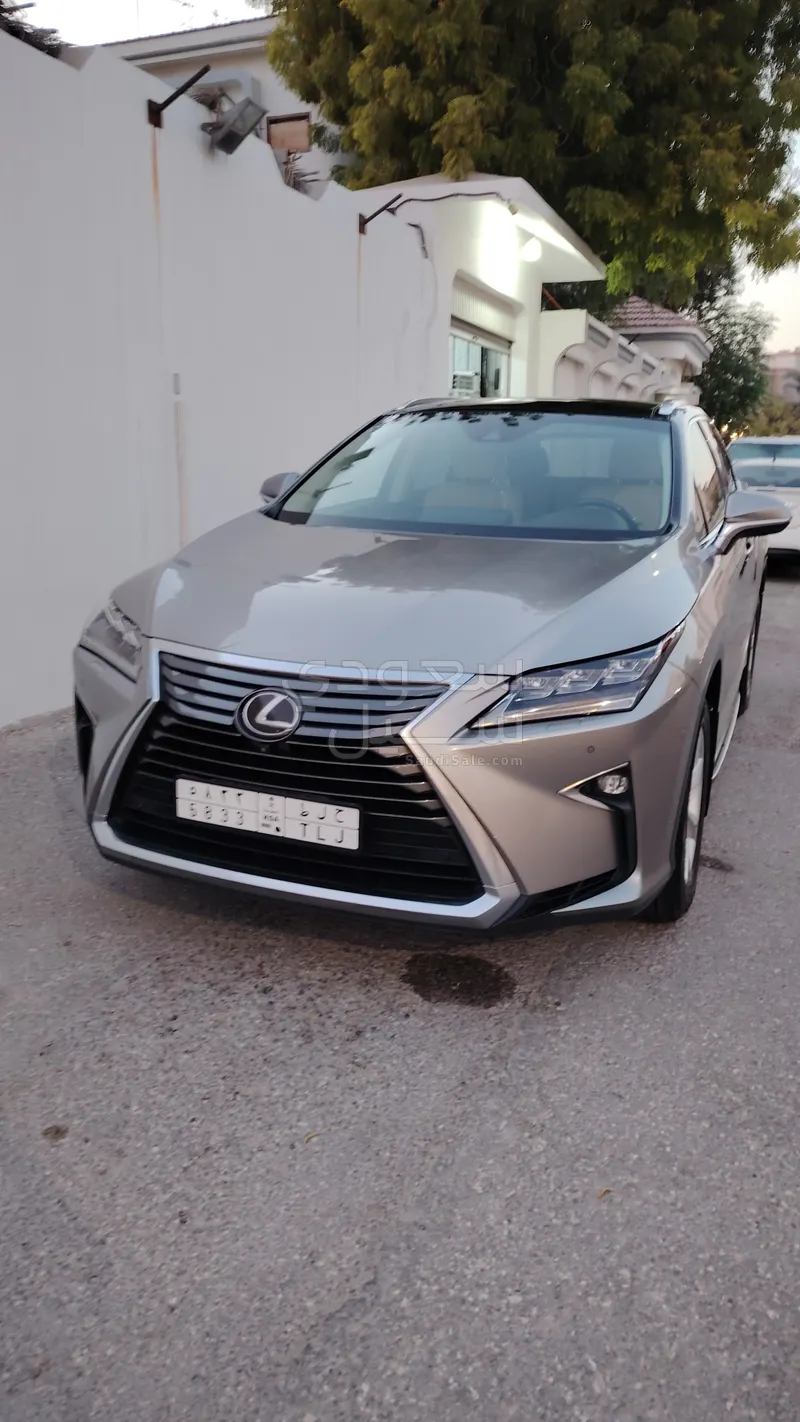 2018 لكزس أر إكس 350