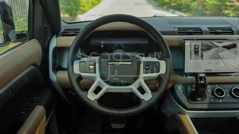 2025 لاند روفر ديفيندر اكس داينمك