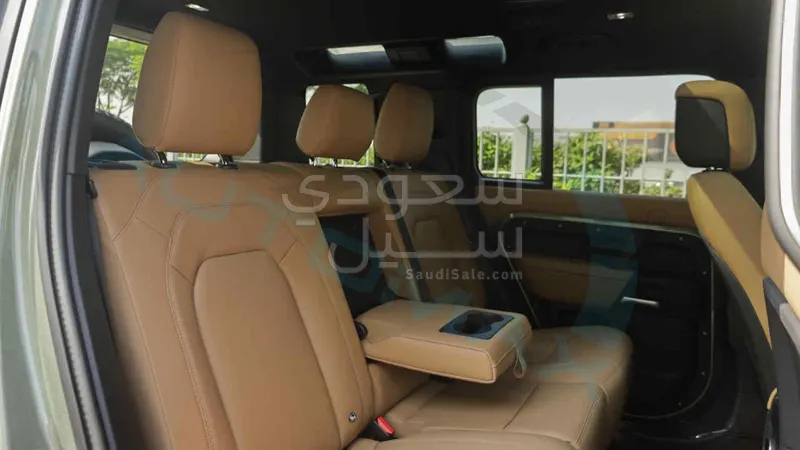 2025 لاند روفر ديفيندر اكس داينمك