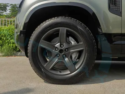 2025 لاند روفر ديفيندر اكس داينمك