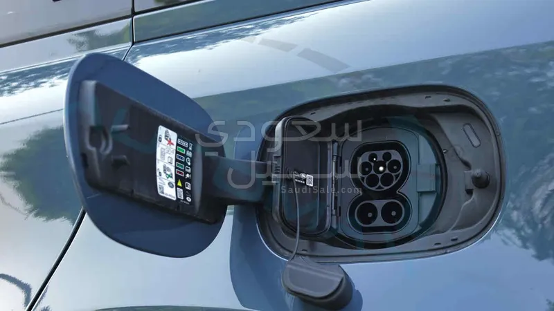 2025 لاند روفر ديفيندر اكس داينمك