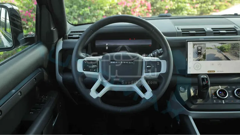 2025 لاند روفر ديفيندر اكس داينمك