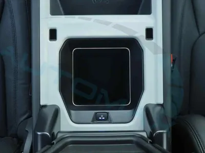 2025 لاند روفر ديفيندر اكس داينمك