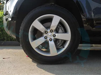 2025 لاند روفر ديفيندر اكس داينمك