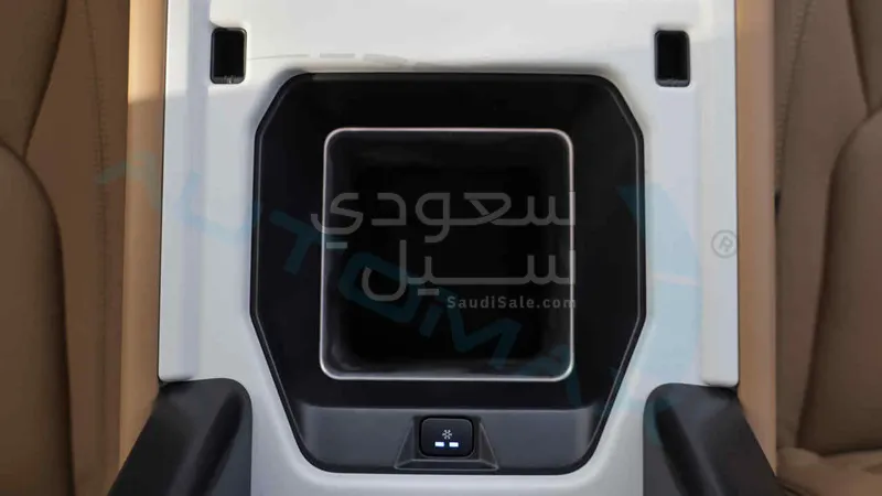 2025 لاند روفر ديفيندر اكس 110