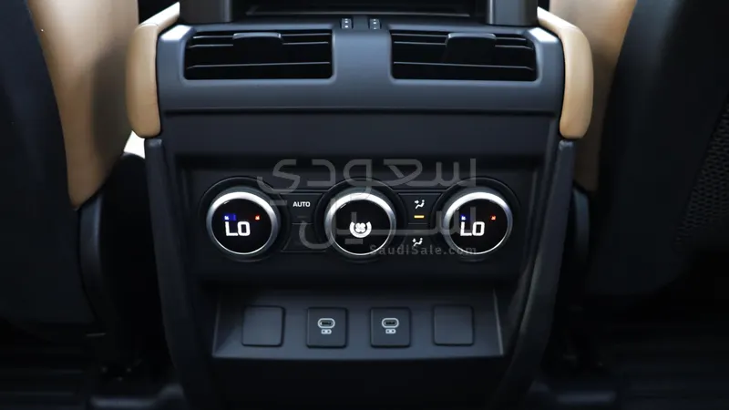 2025 لاند روفر ديفيندر اكس داينمك