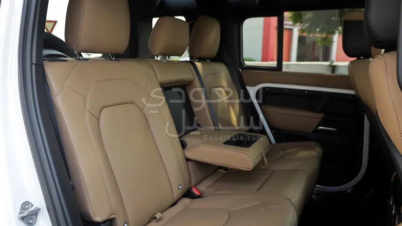 2025 لاند روفر ديفيندر اكس داينمك