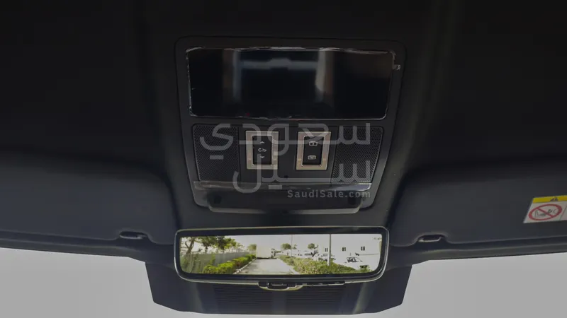 2025 لاند روفر ديفيندر اكس داينمك