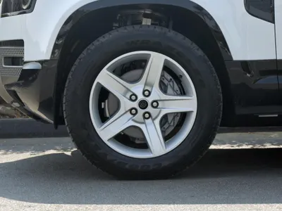 2025 لاند روفر ديفيندر اكس داينمك