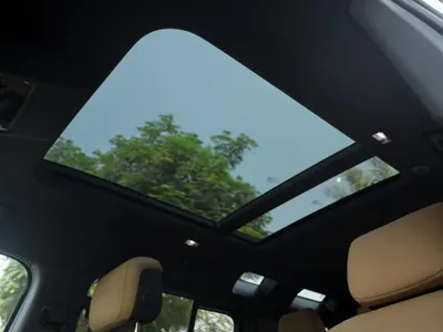 2025 لاند روفر ديفيندر اكس داينمك