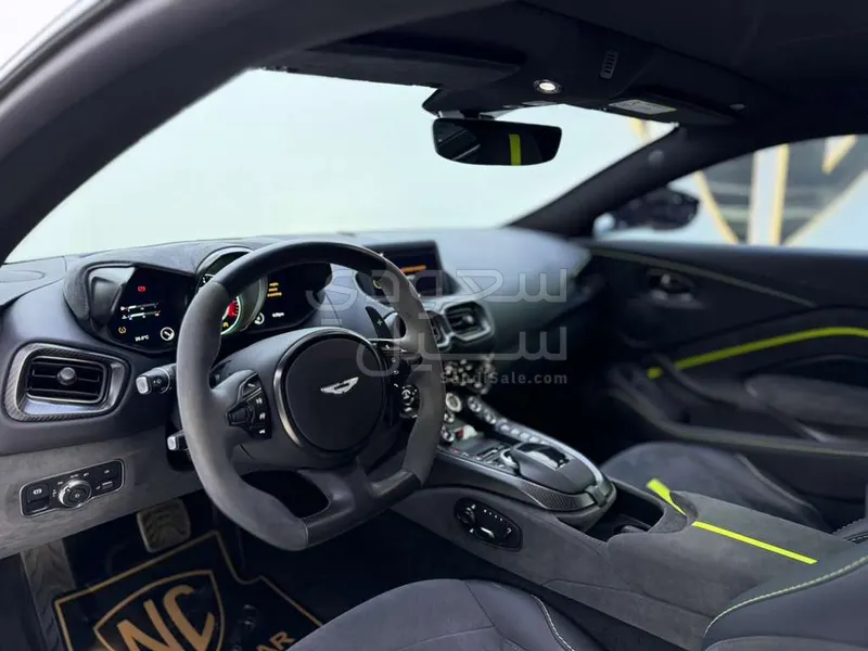 2022 استون مارتن فانتج اف 1 إديشن