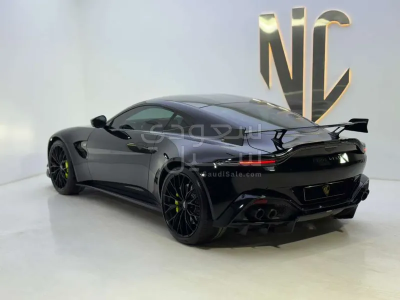 2022 استون مارتن فانتج اف 1 إديشن