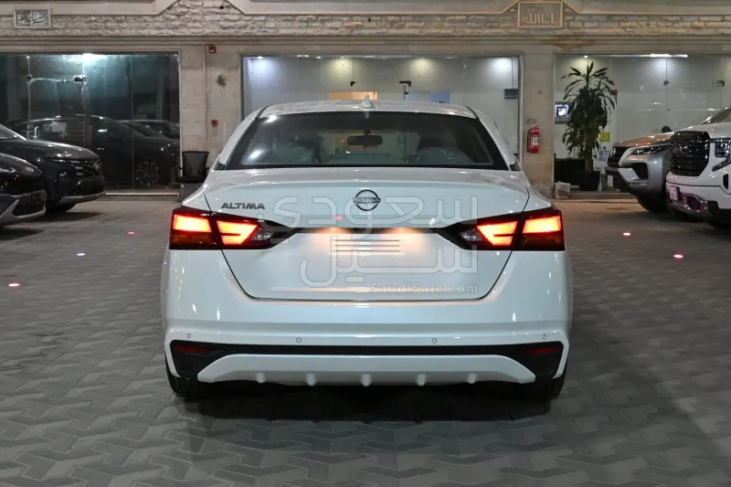 2025 نيسان التيما