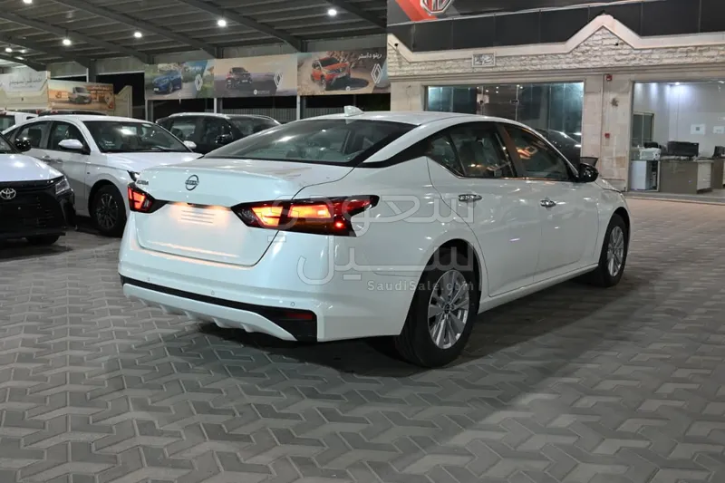 2025 نيسان التيما