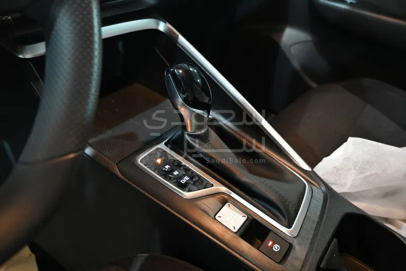 2025 ام جي زد اس