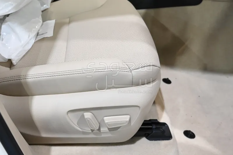 2024 تويوتا لاند كروزر جي اكس ار4