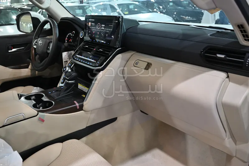 2024 تويوتا لاند كروزر جي اكس ار4