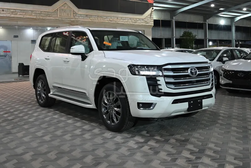 2024 تويوتا لاند كروزر جي اكس ار4