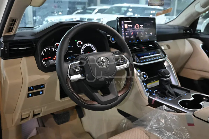 2024 تويوتا لاند كروزر جي اكس ار4