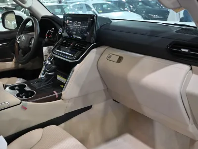 2024 تويوتا لاند كروزر جي اكس ار4