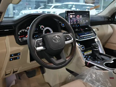 2024 تويوتا لاند كروزر جي اكس ار4