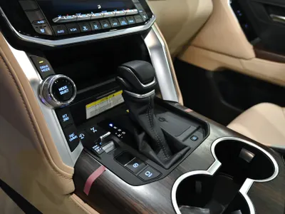 2024 تويوتا لاند كروزر جي اكس ار4