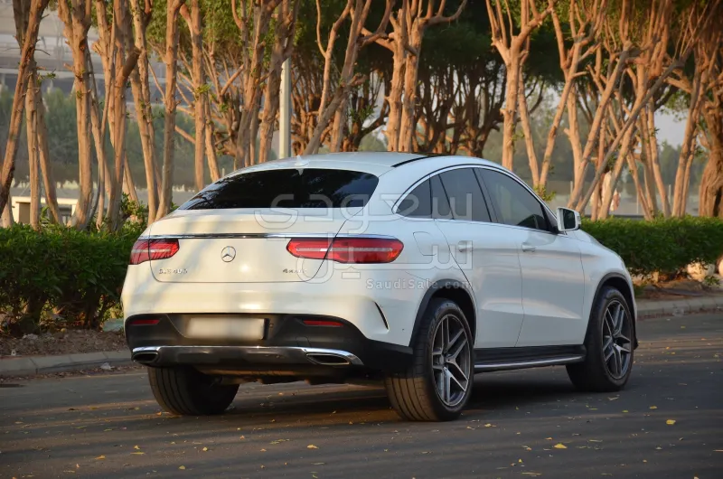 2016 مرسيدس - بنز جي إل إي 400