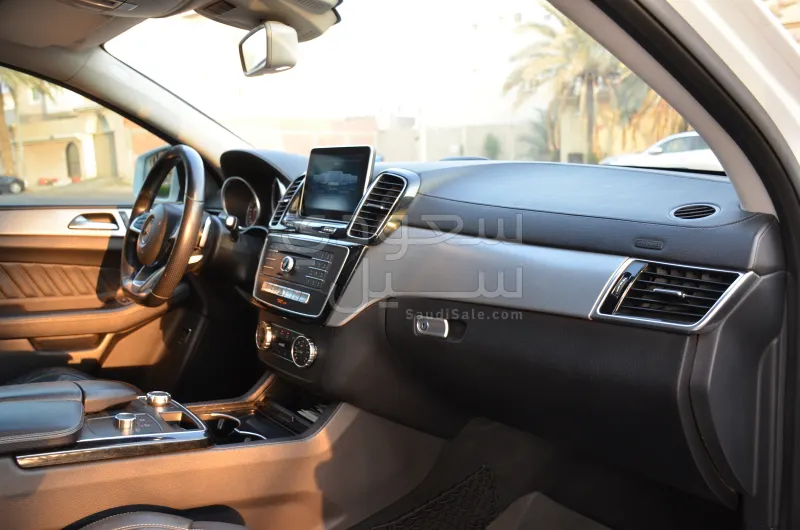 2016 مرسيدس - بنز جي إل إي 400