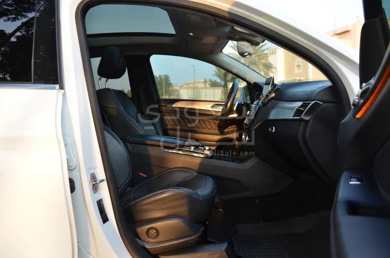 2016 مرسيدس - بنز جي إل إي 400