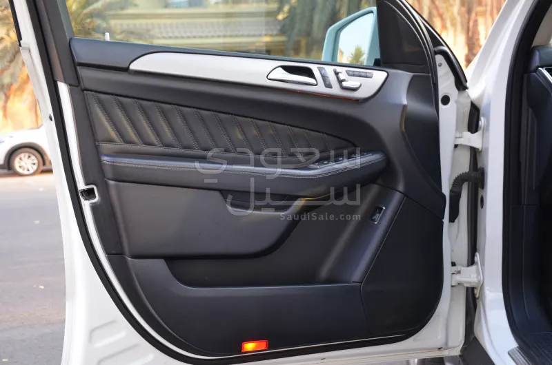 2016 مرسيدس - بنز جي إل إي 400