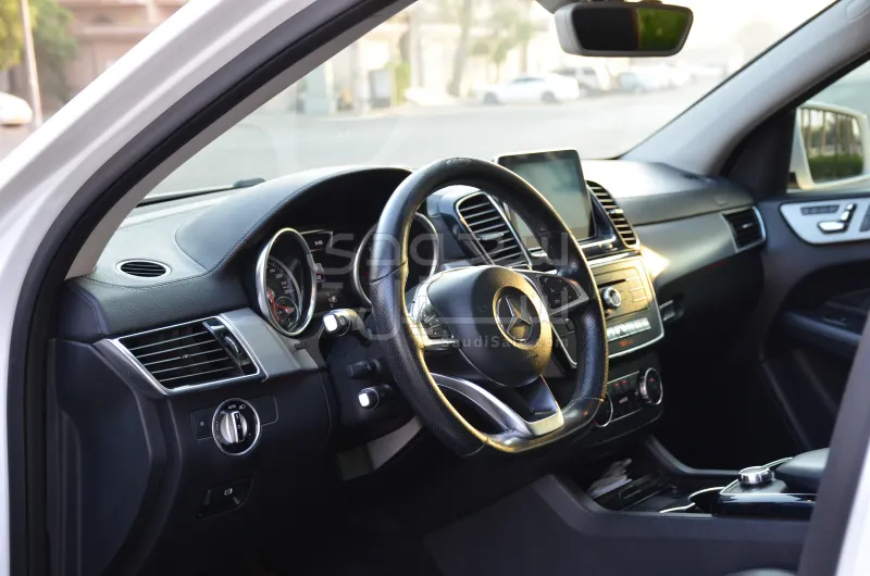 2016 مرسيدس - بنز جي إل إي 400