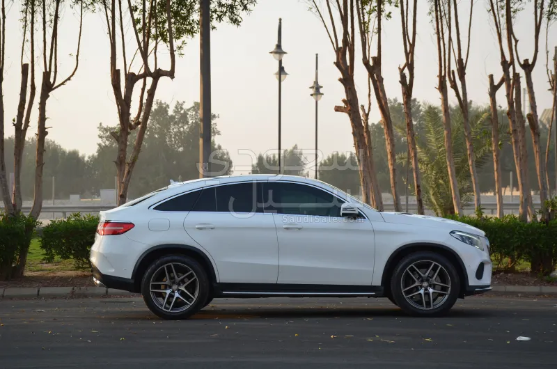 2016 مرسيدس - بنز جي إل إي 400