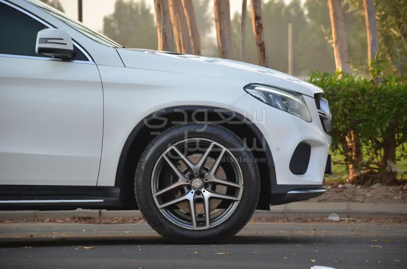 2016 مرسيدس - بنز جي إل إي 400