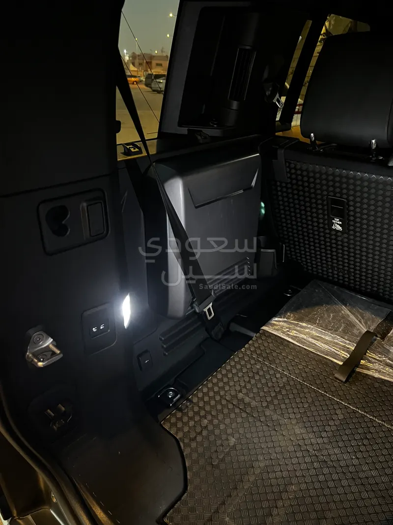 2020 لاند روفر ديفيندر اكس 110