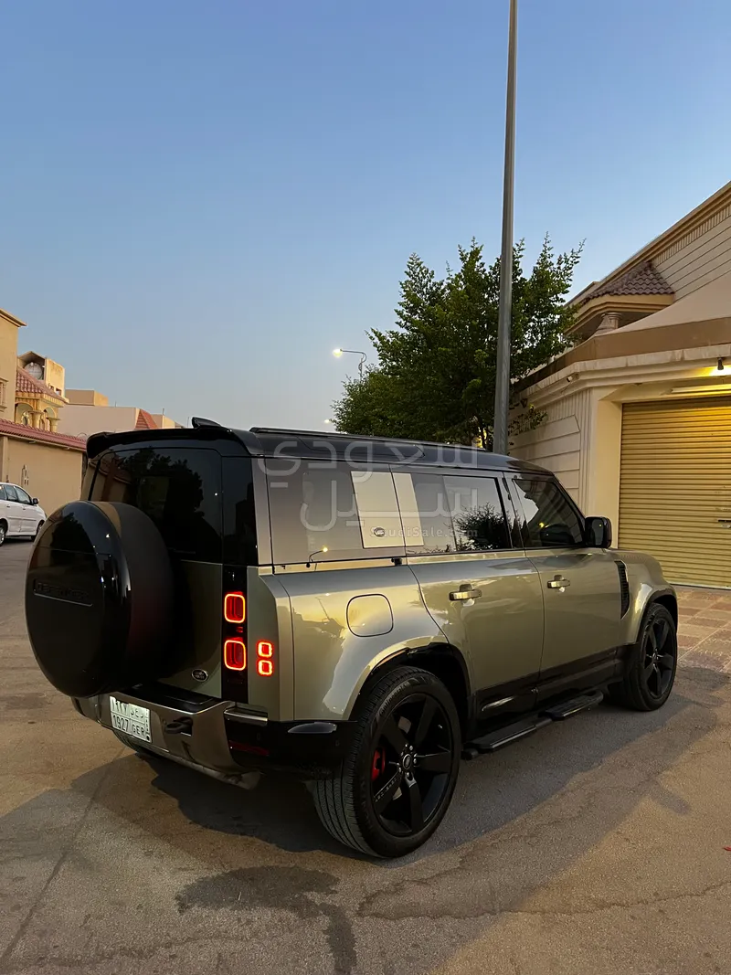 2020 لاند روفر ديفيندر اكس 110