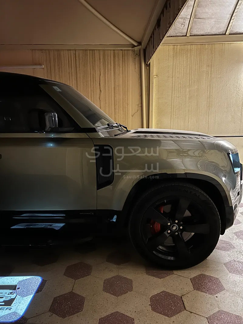 2020 لاند روفر ديفيندر اكس 110