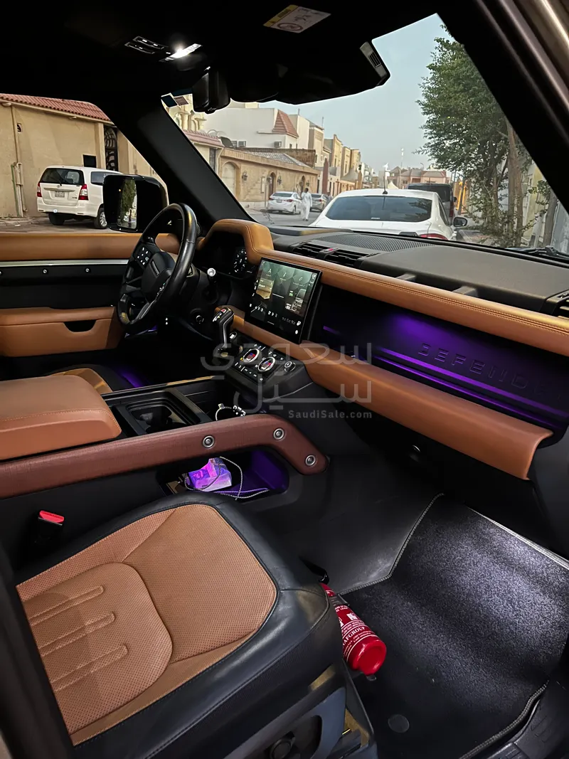 2020 لاند روفر ديفيندر اكس 110