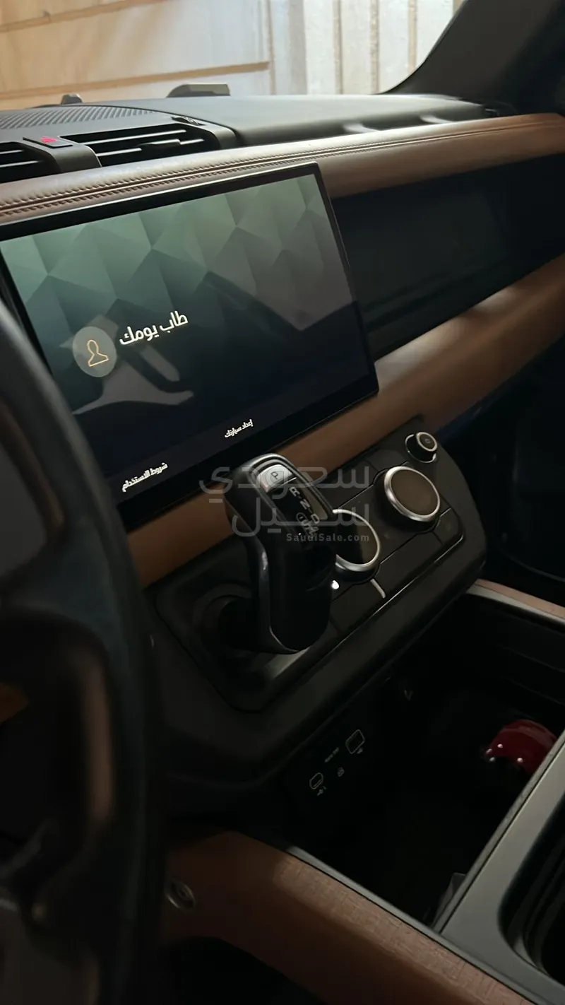 2020 لاند روفر ديفيندر اكس 110