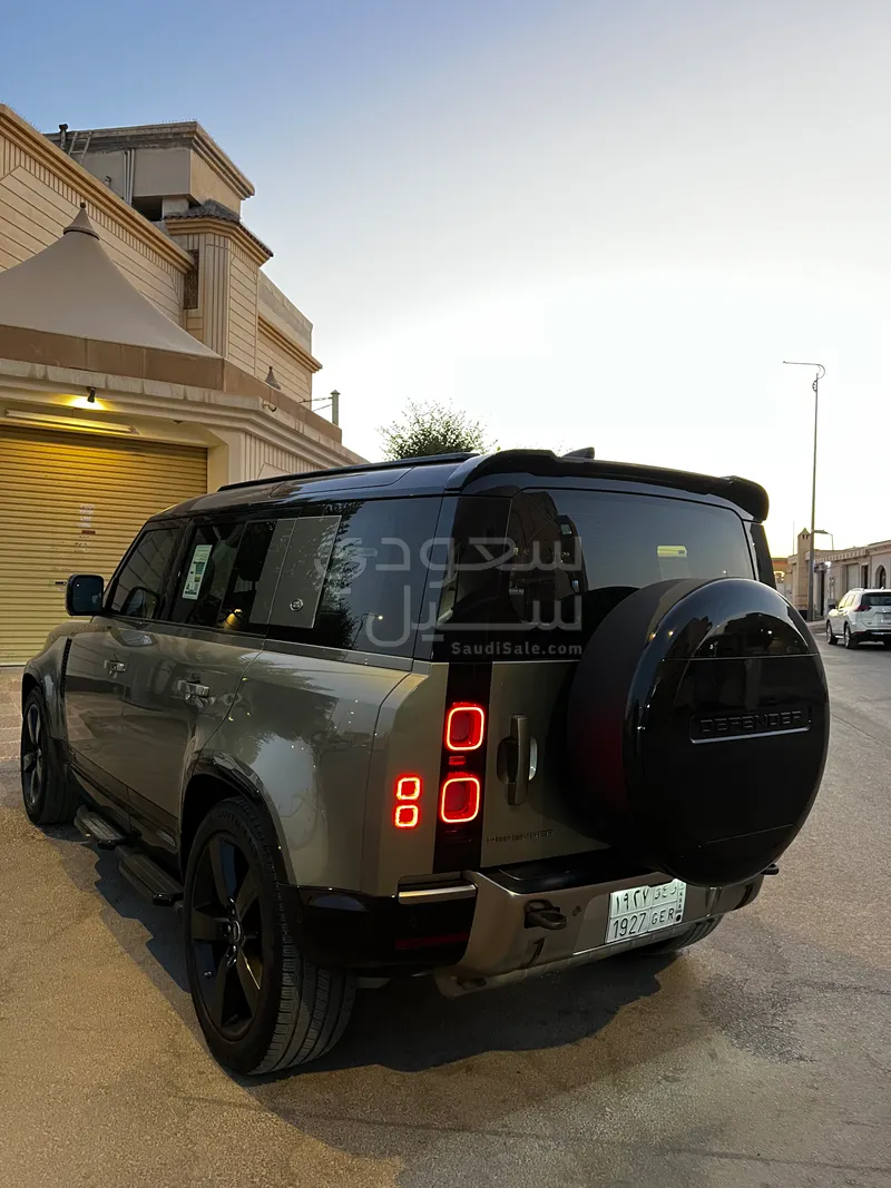 2020 لاند روفر ديفيندر اكس 110