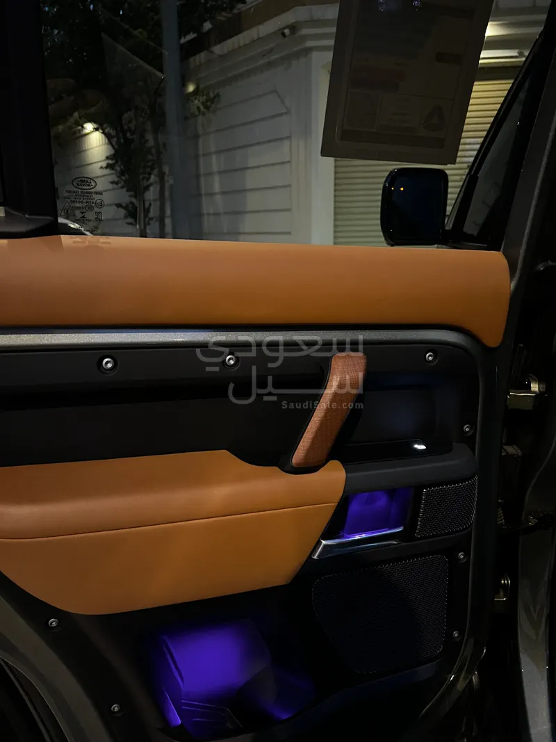 2020 لاند روفر ديفيندر اكس 110