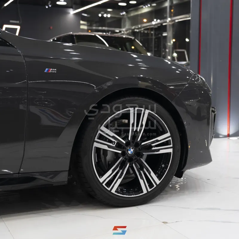 2026 بي ام دبليو الفئة السابعة 735أي