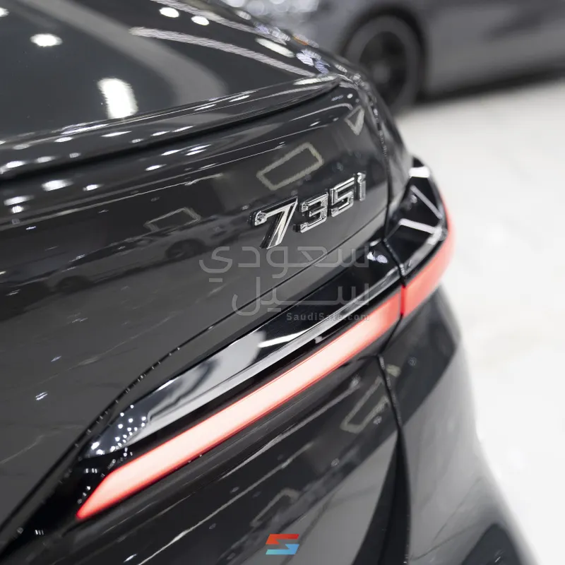 2026 بي ام دبليو الفئة السابعة 735أي