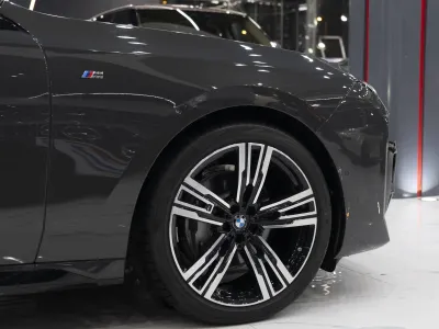 2026 بي ام دبليو الفئة السابعة 735أي