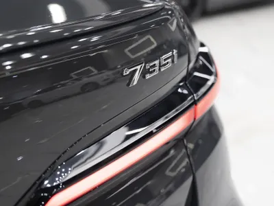 2026 بي ام دبليو الفئة السابعة 735أي