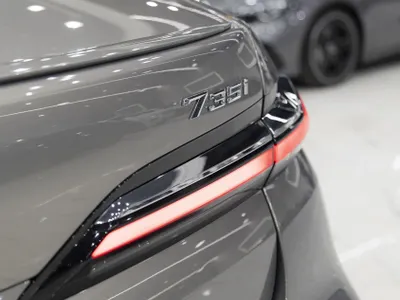 2026 بي ام دبليو الفئة السابعة 735أي