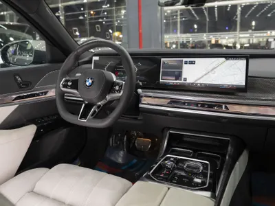 2026 بي ام دبليو الفئة السابعة 735أي